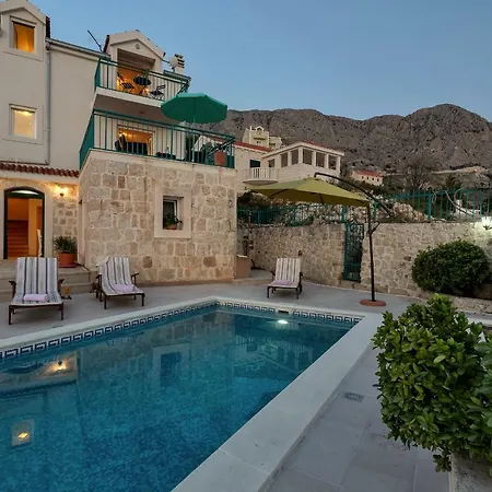 Ana * Podgora (Split-Dalmatia)