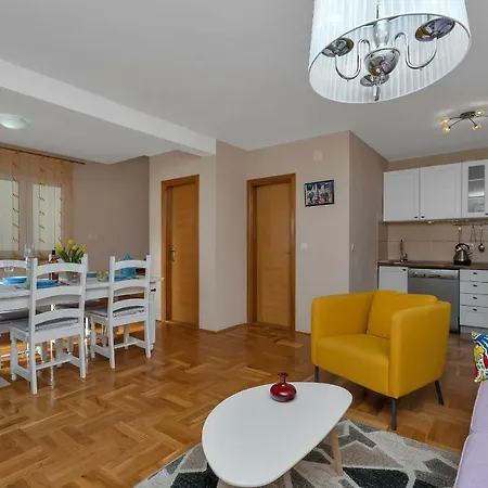 Ana * Podgora (Split-Dalmatia)