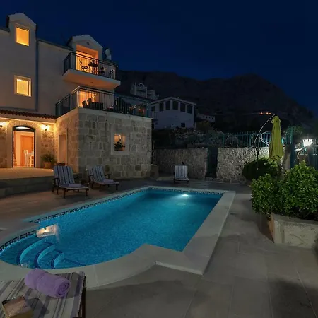 别墅 Ana 伯德古拉