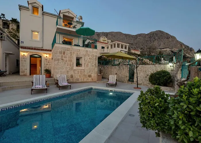 Ana * Podgora (Split-Dalmatia)